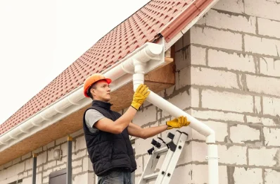 Pose et remplacement de gouttières à Besain